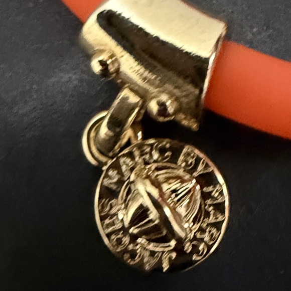 Mark Jacobs NWT bracelet with gold charm - Picture 2 of 5